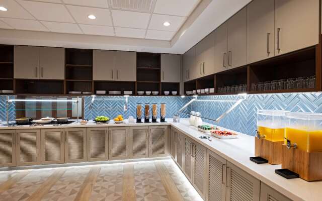 Hyatt Place Austin / Lake Travis / Four Points