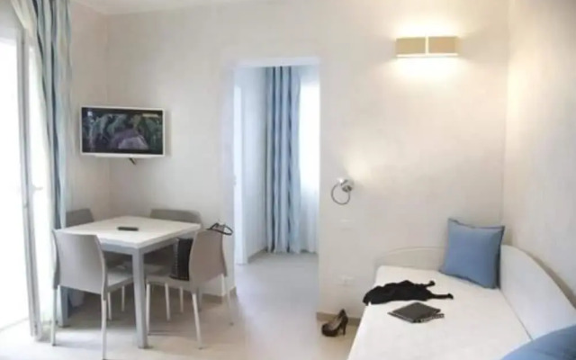 Marina Beach Suite Hotel