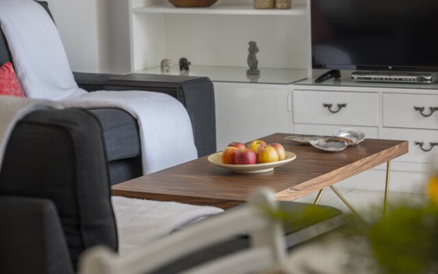 Mackenzie Leo Seafront Suite