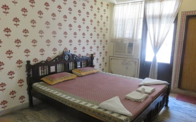 Vinayak Guest House