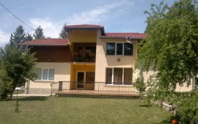 Villa Nanevi