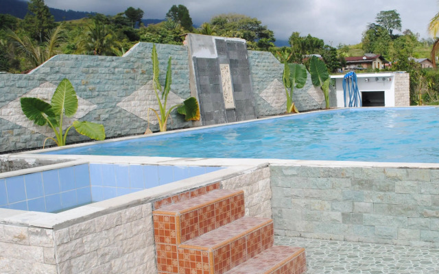 Toba Village Inn