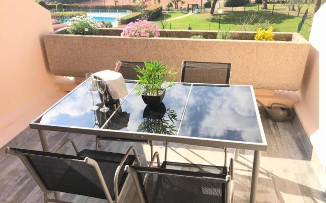 Appartement 2 pieces, renove, 2 piscines+tennis, mer, climatisation