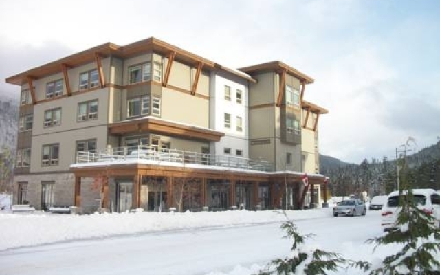 HI Whistler - Hostel