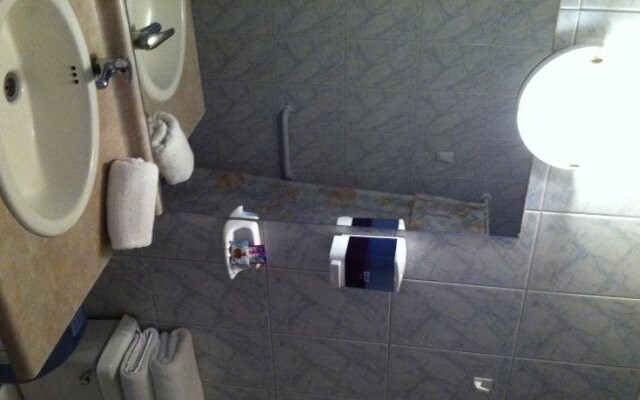 Hotel Barros Arana