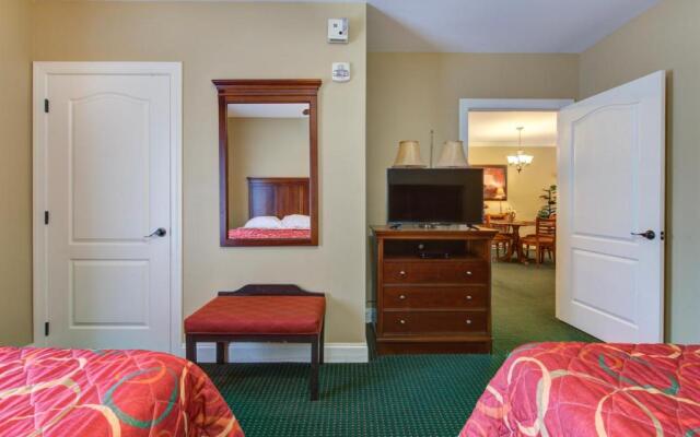 City Bear, 2BR, Pool, Spa, Downtown Gatlinburg, Sleeps 6