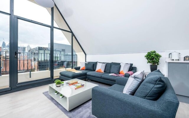 Stylish 2BR Whitechapel Flat with City Views