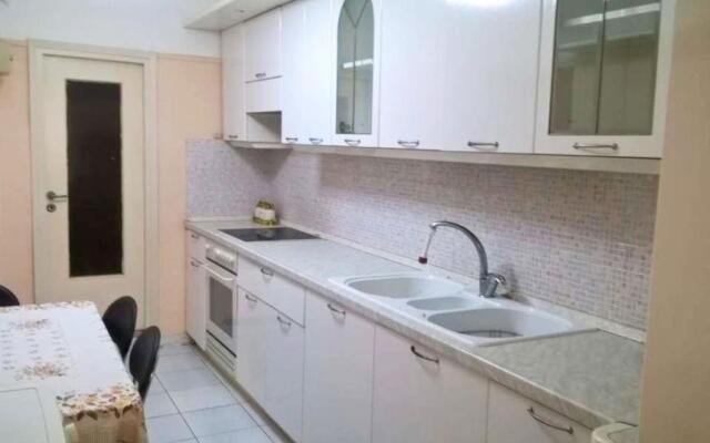 Linda's house