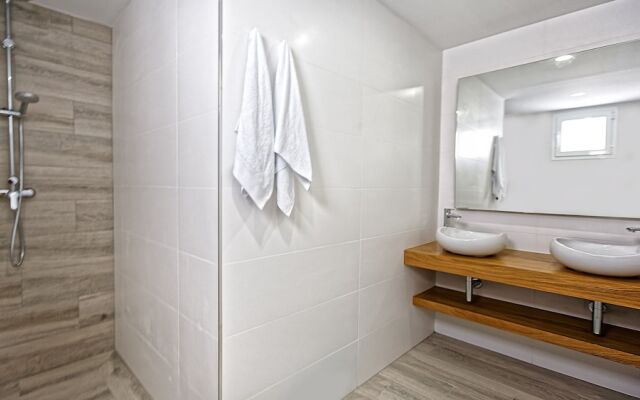 Deva Beach Boutique Apartments