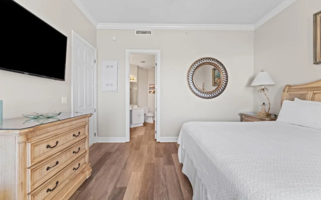 Regency Isle Penthouse 1106