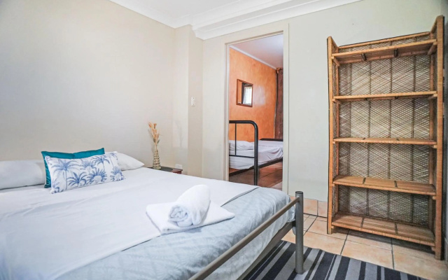 Woolshed Eco Lodge – Guest Rooms – Hervey Bay
