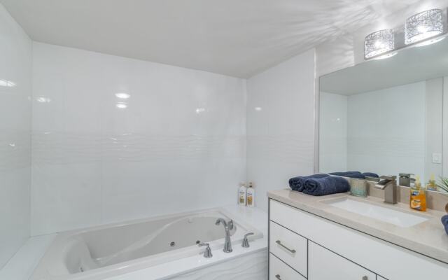 Stunning Balcony Views 3 Bedroom
