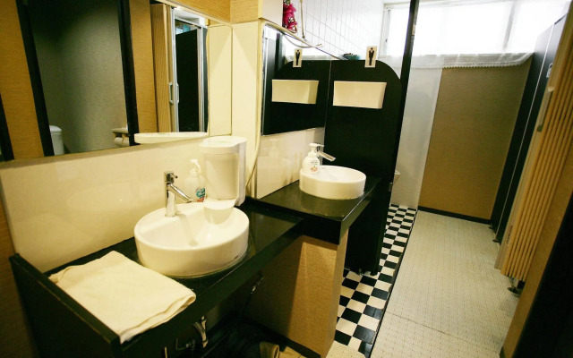 Hikari House - Hostel