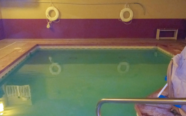 Comfort Suites Airport