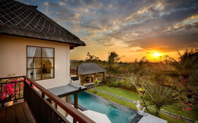 Balangan Beach Villa