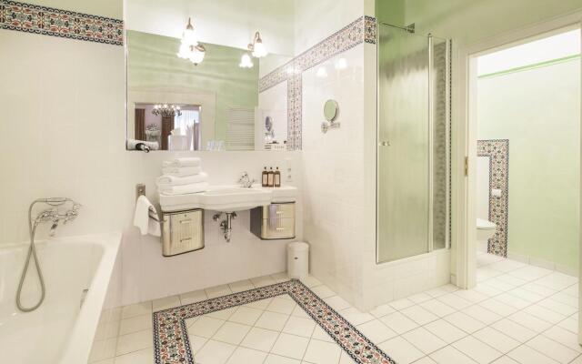 Hotel Orphée - Großes Haus