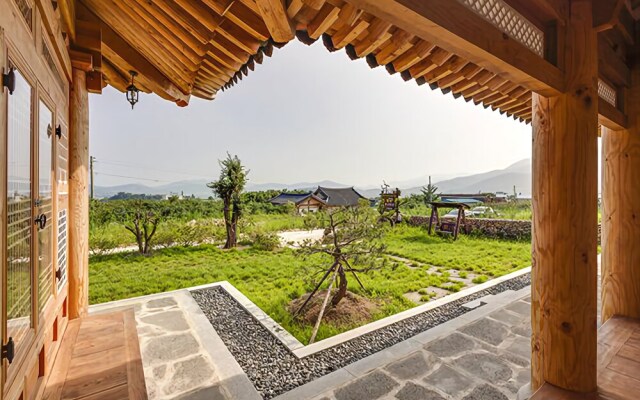 Suncheon Myeongga Hanok Pension