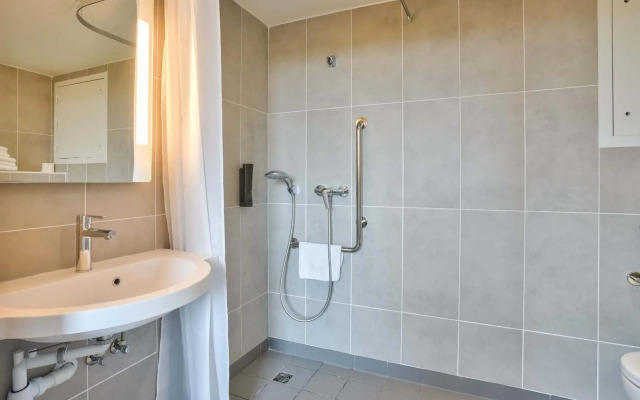 B&B HOTEL Paris Porte d'Orléans