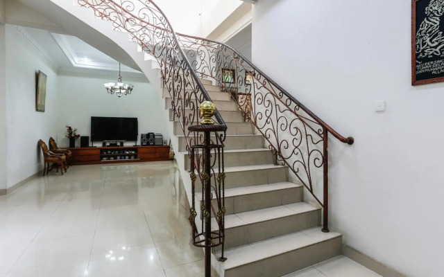 OYO 3759 Delima Guest House Syariah