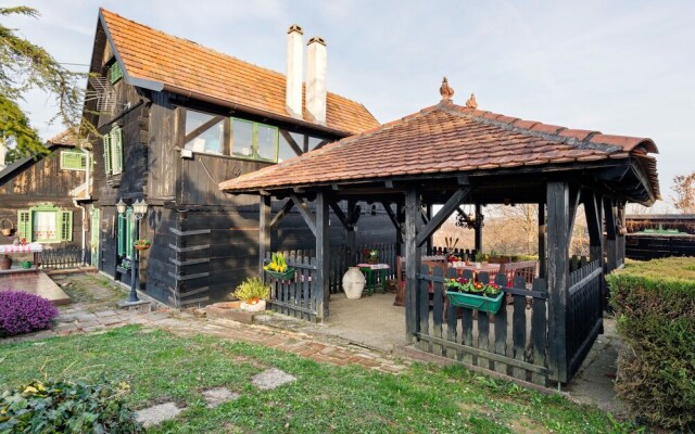 Traditional Holiday Home in Zagreb with Garden