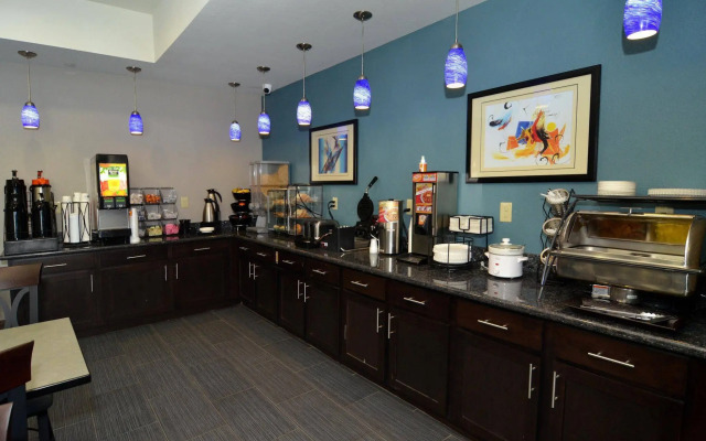 Best Western Plus Kenedy Inn