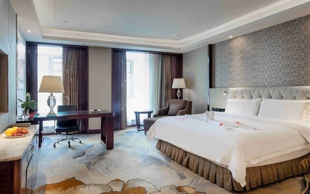 Zhenbao Holiday Hotel (Nanjing Jiangning)
