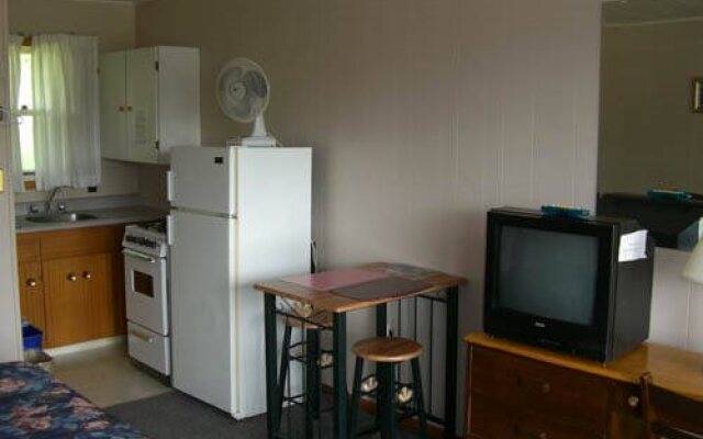 The White Horse Motel
