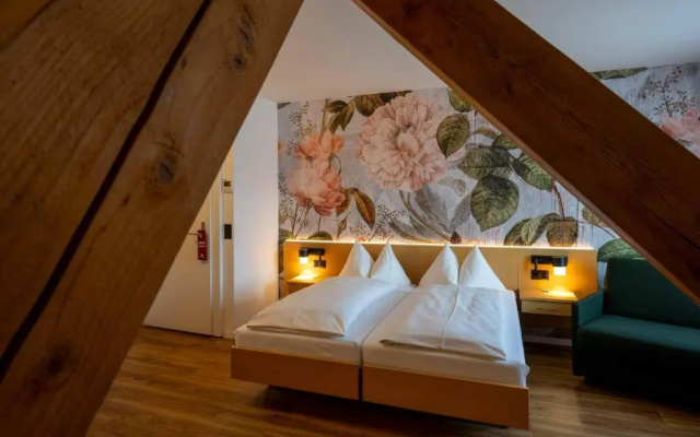 Landgasthof und Hotel Kreuz Kappel – Guest Rooms – Kappel