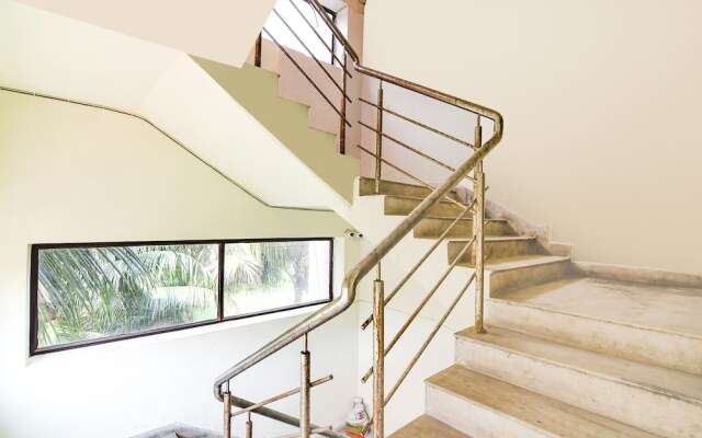 Fabhotel White Palace