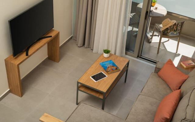 Dimitra Apts - Maisonette Suite With Balcony