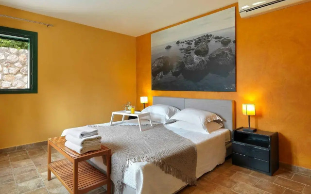 Luxury Beachfront Villa With Tennis Court
