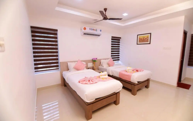 Chandra Inn