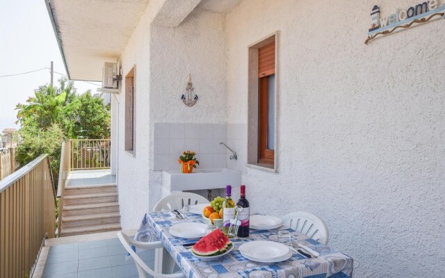 Stunning Apartment in Briatico With 1 Bedrooms and Wifi