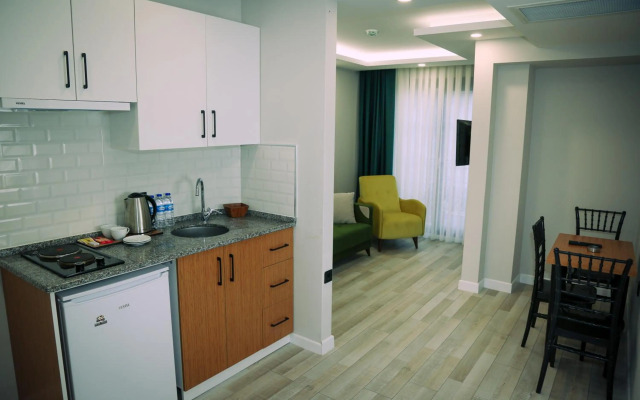 White Golden Suite Hotel