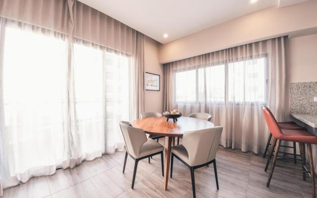 Breakfast Included at Regatta Living 302