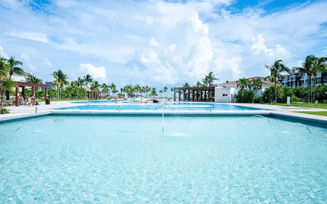 Mareazul 2 Bedroom Condo