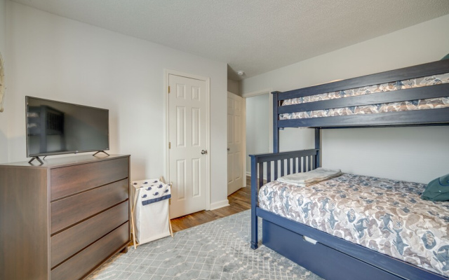 Pet-friendly Villas Vacation Rental: Walk to Bay