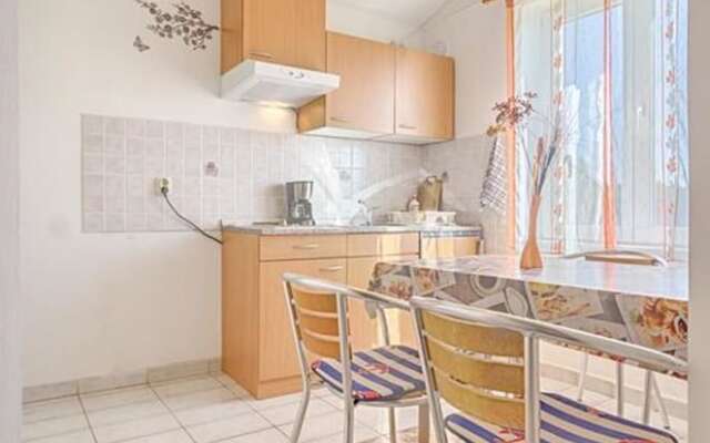 Comfort Pool Apartments