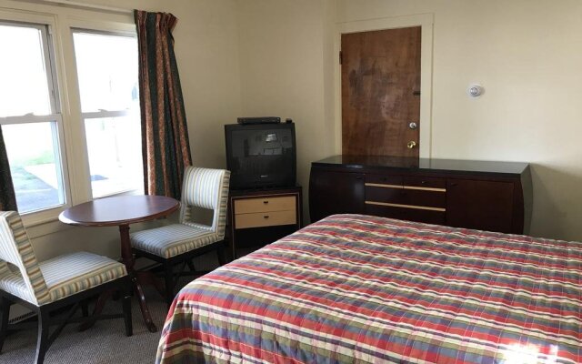 Highlander Inn