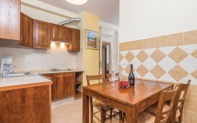 Beautiful Home in Buje With Wifi and 4 Bedrooms