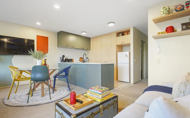 Super Chic Apt nr Albany Mall - Carpark