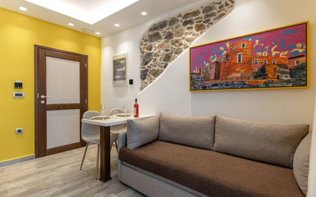 Mariet Naxos Elegant Suites