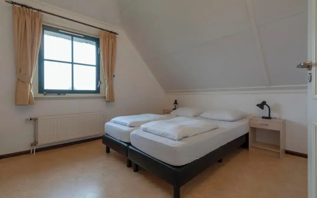 De Buitenplaats 97 Villa for 5-people Near Beach