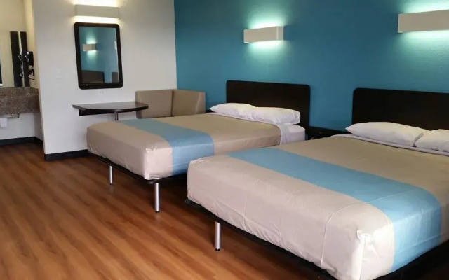 Sky Palace Inn & Suites by Jasper Beeville