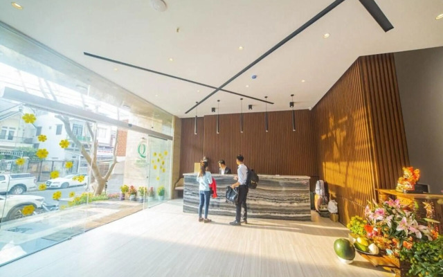 Q Hotel