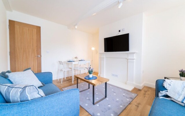 Stylish Spacious 1 bed Apartment - Downtown