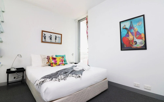 Fitzroy, Street Art - Rejuvenate Stays