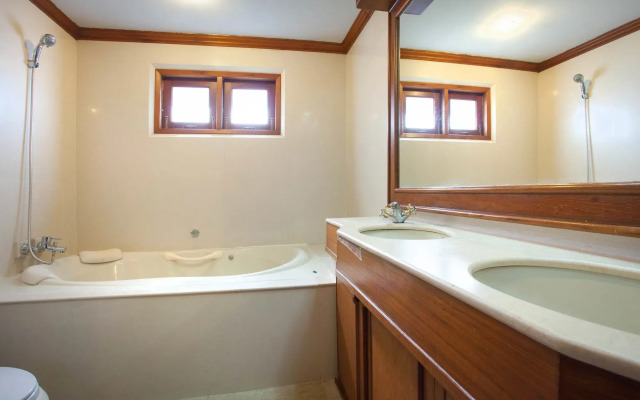 Baan Yin Dee Villa Patong