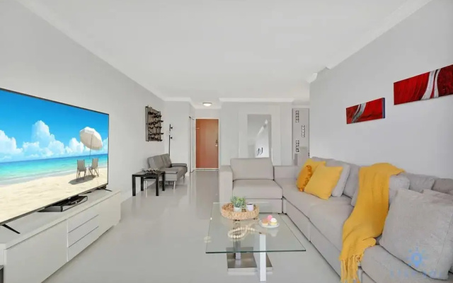 Beautiful Apartment With Pool and gym