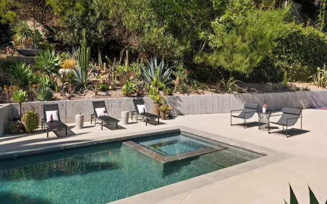 Valea Estate - Secluded Beverly Hills Retreat 1-acre Oasis